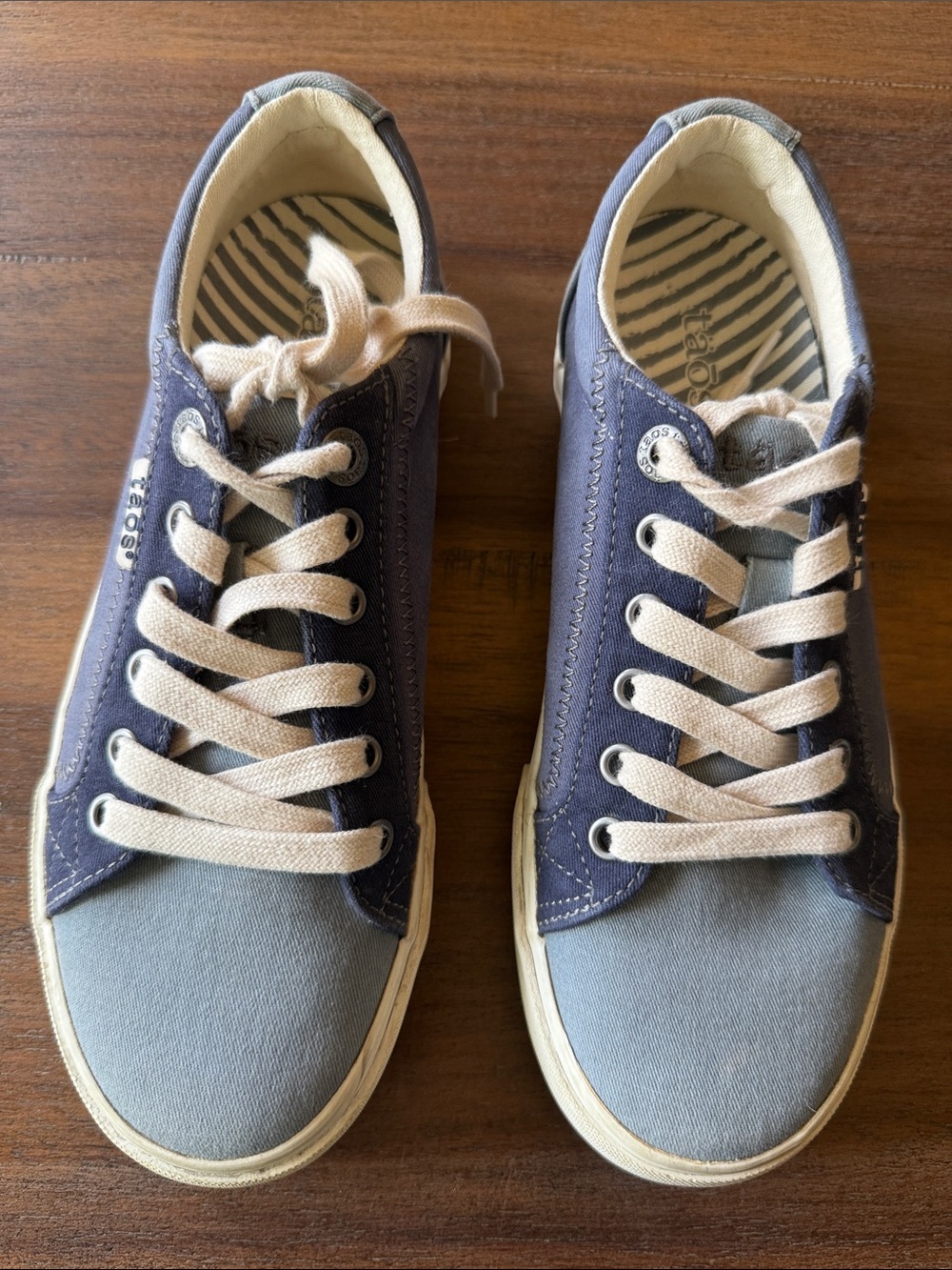 Taos Footwear Two-Tone Blue Canvas Lace-Up Women’s Sneakers Size 7 - Picture 2 of 10